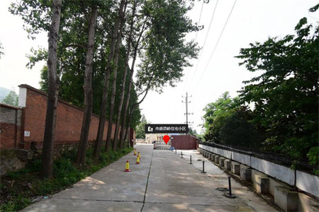 南湖大源·枫香小镇4室2厅2卫220万165m2出售